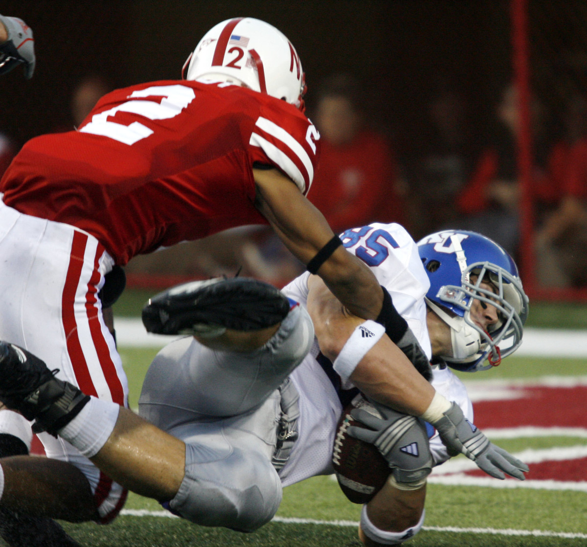 2006 Nebraska-Kansas football 2Q1 USATSI_2187126 Cortney Grixby